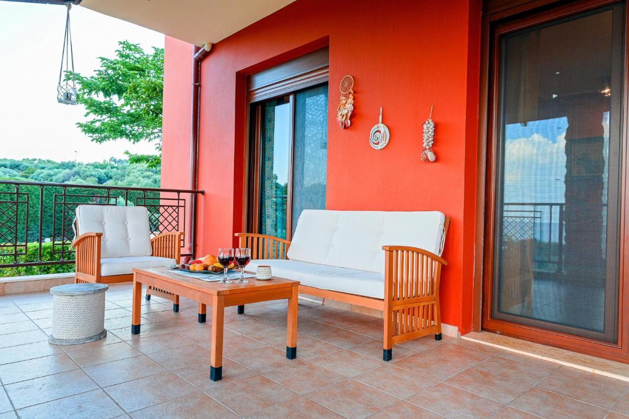 Villa Mariellie Néa Péramos Exterior foto