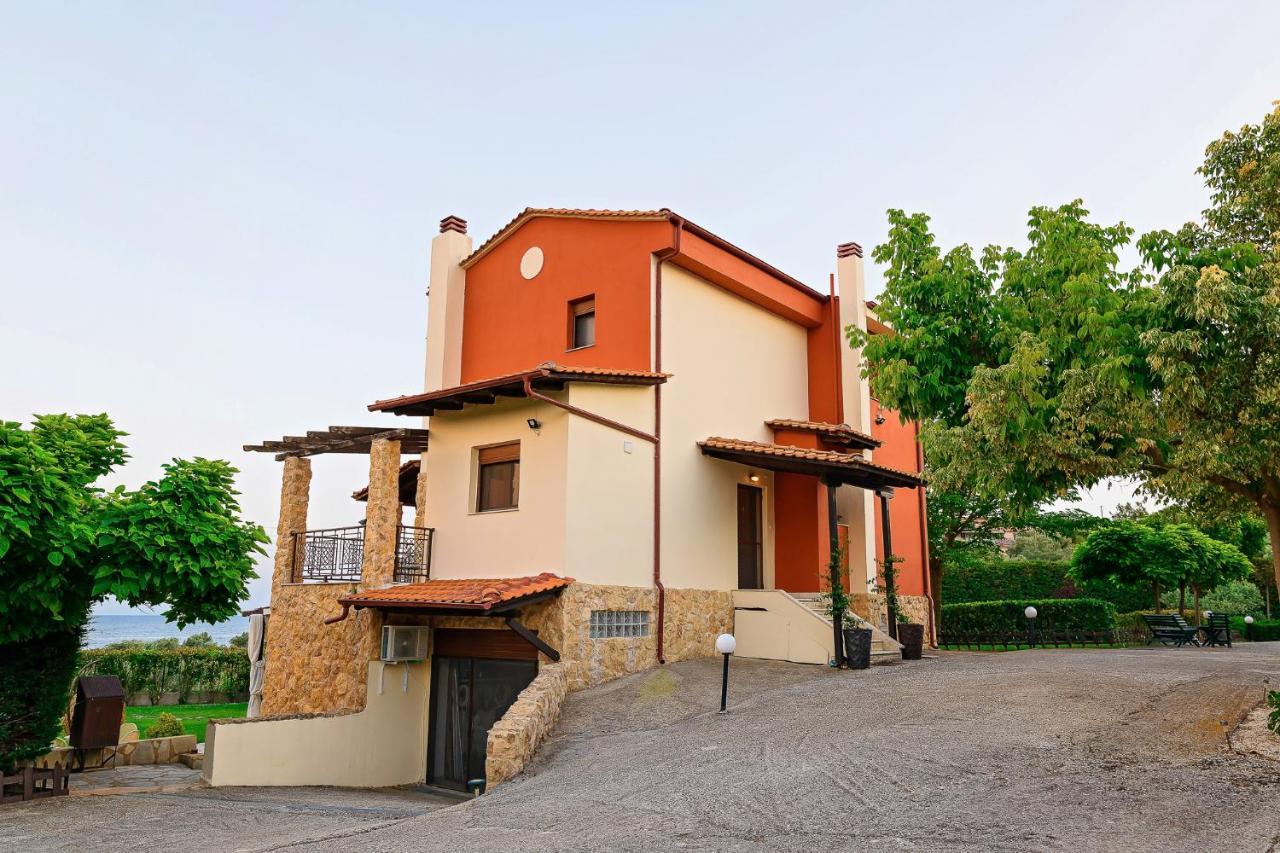 Villa Mariellie Néa Péramos Exterior foto