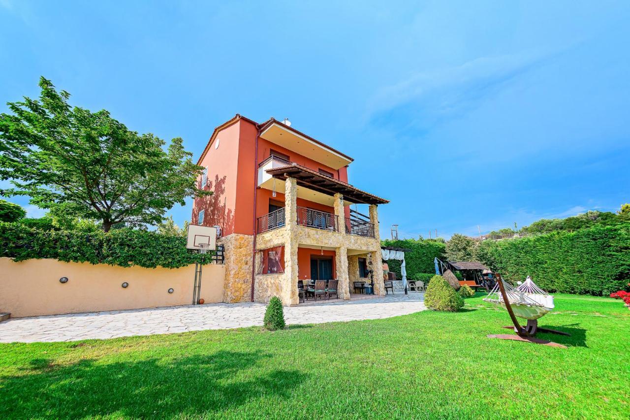 Villa Mariellie Néa Péramos Exterior foto
