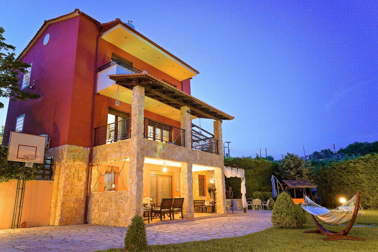 Villa Mariellie Néa Péramos Exterior foto