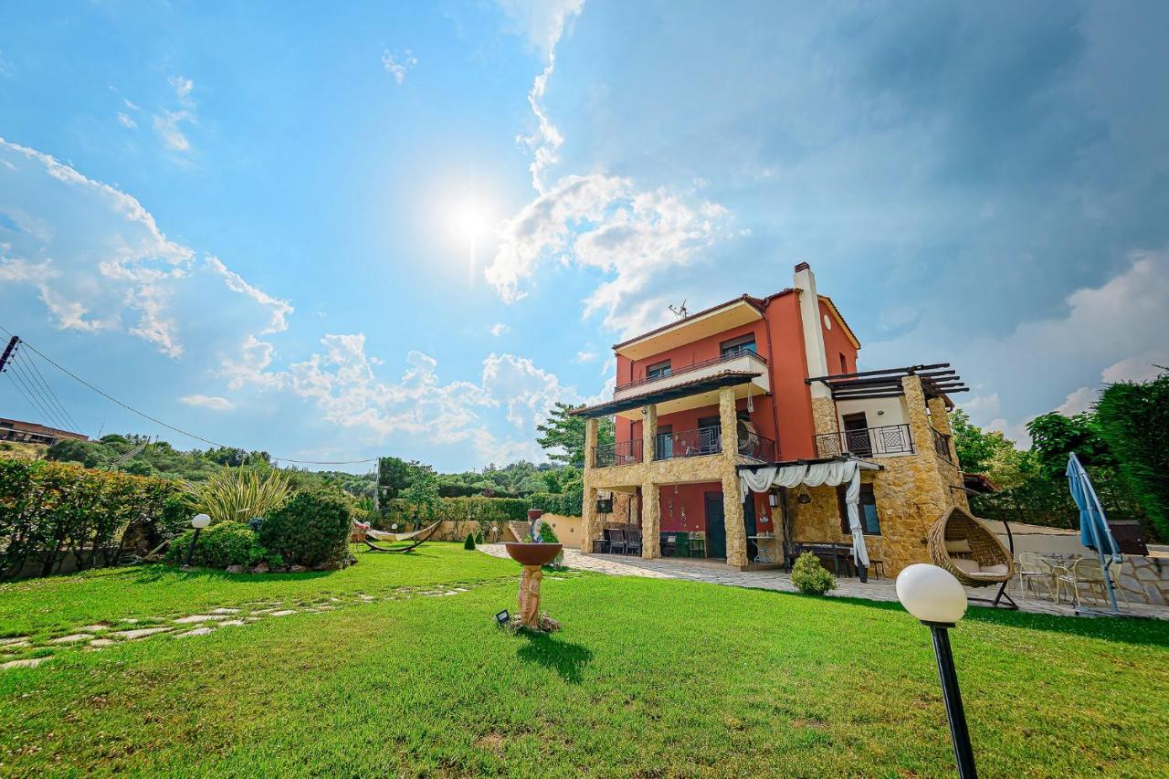 Villa Mariellie Néa Péramos Exterior foto