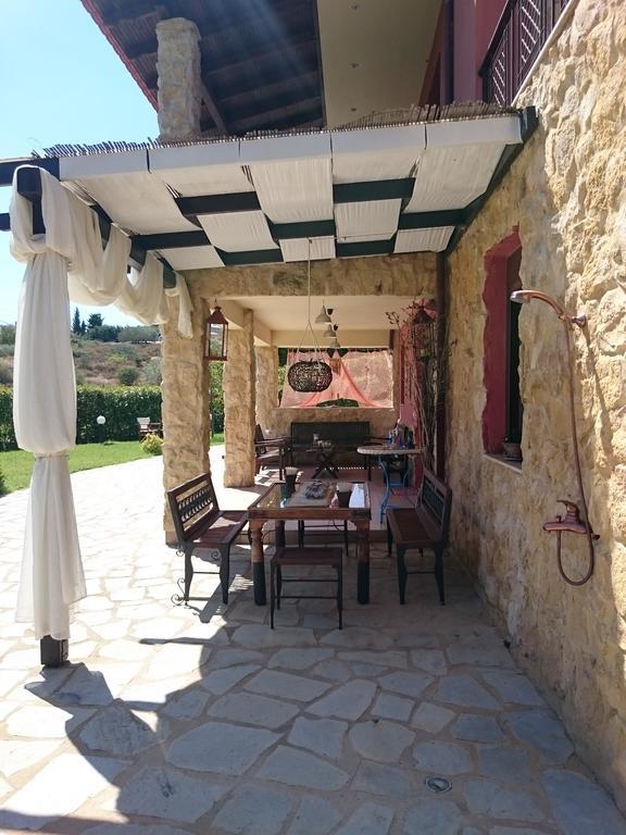 Villa Mariellie Néa Péramos Exterior foto